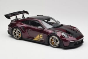 Porsche 911 992 GT3 RS Ultraviolet & Hõbedased Veljed Minichamps 1:18 110062029 Metall - pilt 6/8