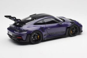 Porsche 911 992 GT3 RS Weissach Package Ultraviolet Norev 1:18 187368 Metall - pilt 3/8