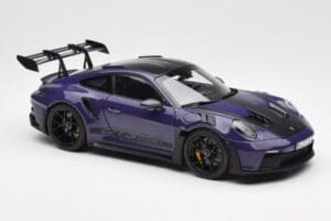 Porsche 911 992 GT3 RS Weissach Package Ultraviolet Norev 1:18 187368 Metall - pilt 6/8