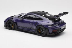Porsche 911 992 GT3 RS Weissach Package Ultraviolet Norev 1:18 187368 Metall - pilt 7/8