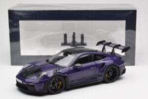 Porsche 911 992 GT3 RS Weissach Package Ultraviolet Norev 1:18 187368 Metall - pilt 8/8