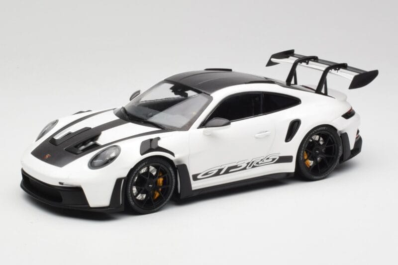 Porsche 911 992 GT3 RS Valge & Mustad Rattad Minichamps 1:18 155062230 Metall