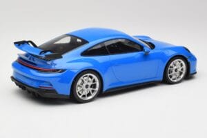 Porsche 911 992 GT3 Shark Sinine & Hõbedased Veljed Minichamps 1:18 143069015 Vaik - pilt 2/6
