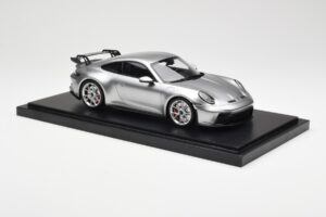 Porsche 911 992 GT3 Hõbe Minichamps 1:18 WAP0211510M004 Vaik - pilt 4/7