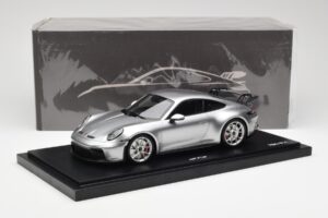 Porsche 911 992 GT3 Hõbe Minichamps 1:18 WAP0211510M004 Vaik - pilt 7/7