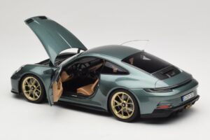 Porsche 911 992 GT3 Touring Package Malachite Green Metallic Norev 1:18 187382 Metall - pilt 5/8