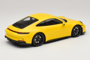 Porsche 911 992 GT3 Touring Kollane Mustad Veljed Minichamps 1:18 117069021 Metall - pilt 2/6
