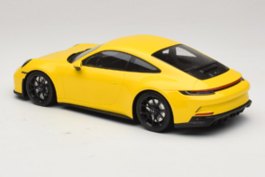 Porsche 911 992 GT3 Touring Kollane Mustad Veljed Minichamps 1:18 117069021 Metall - pilt 5/6