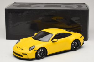 Porsche 911 992 GT3 Touring Kollane Mustad Veljed Minichamps 1:18 117069021 Metall - pilt 6/6