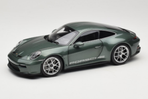 Porsche 911 992 S/T Malachite Green Metallic Norev 1:18 187472 Metall
