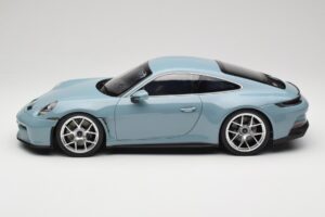 Porsche 911 992 S/T Meisenblau Norev 1:12 127550 Metall - pilt 3/6