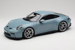 Porsche 911 992 S/T Meisenblau Norev 1:12 127550 Metall