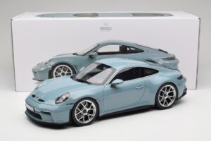 Porsche 911 992 S/T Meisenblau Norev 1:12 127550 Metall - pilt 6/6