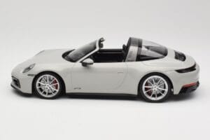 Porsche 911 992 Targa 4 GTS Hall Minichamps 1:18 155061064 Metall - pilt 3/6