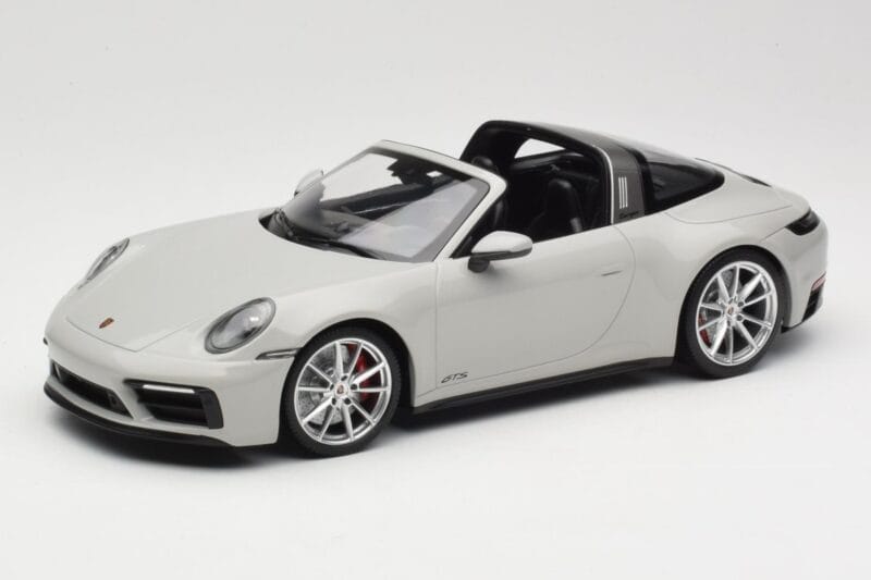 Porsche 911 992 Targa 4 GTS Hall Minichamps 1:18 155061064 Metall