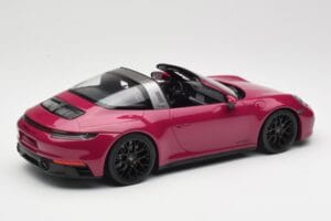 Porsche 911 992 Targa 4 GTS Rubystar Minichamps 1:18 155061066 Metall - pilt 2/6