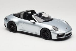 Porsche 911 992 Targa 4 GTS Hõbedane Minichamps 1:18 155061061 Metall - pilt 4/6