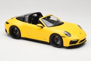 Porsche 911 992 Targa 4 GTS Kollane Minichamps 1:18 153061064 Metall - pilt 4/6