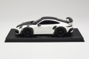 Porsche 911 992 TechArt GTstreet R Valge Mustade Velgedega TechArt 1:18 REMC013 Vaik