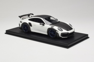 Porsche 911 992 TechArt GTstreet R Valge Siniste Velgedega TechArt 1:18 REMC014 Vaik - pilt 4/6