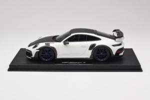 Porsche 911 992 TechArt GTstreet R Valge Siniste Velgedega TechArt 1:18 REMC014 Vaik