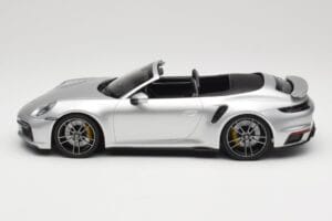 Porsche 911 992 Turbo S Kabriolett Hõbe Minichamps 1:18 155069082 Metall - pilt 3/6