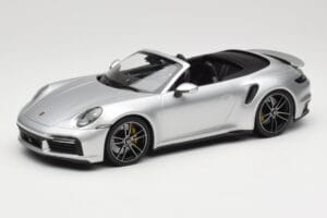 Porsche 911 992 Turbo S Kabriolett Hõbe Minichamps 1:18 155069082 Metall