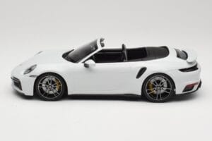 Porsche 911 992 Turbo S Kabriolett White Metallic Minichamps 1:18 155069080 Metall - pilt 3/6