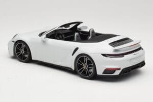 Porsche 911 992 Turbo S Kabriolett White Metallic Minichamps 1:18 155069080 Metall - pilt 5/6
