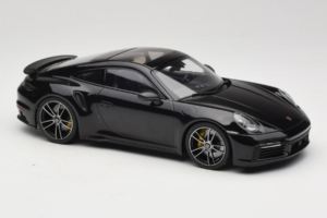 Porsche 911 992 Turbo S Must Minichamps 1:18 WAP02117BOL002 Metall - pilt 4/6