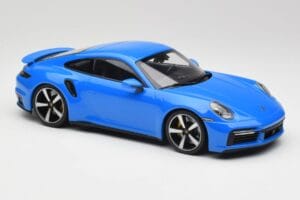 Porsche 911 992 Turbo S Gentian Sinine Minichamps 1:18 155069074 Metall - pilt 4/6