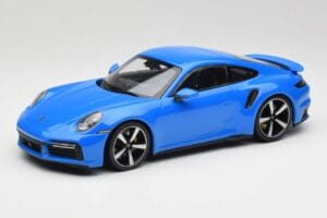 Porsche 911 992 Turbo S Gentian Sinine Minichamps 1:18 155069074 Metall