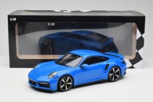 Porsche 911 992 Turbo S Gentian Sinine Minichamps 1:18 155069074 Metall - pilt 6/6