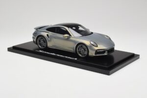 Porsche 911 Turbo S 992 Silver Bamboo Chromaflire With Display Case Spark 1:18 WAP0219100RTSS Vaik - pilt 4/7