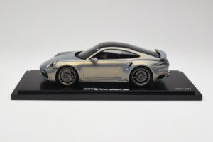 Porsche 911 Turbo S 992 Silver Bamboo Chromaflire With Display Case Spark 1:18 WAP0219100RTSS Vaik