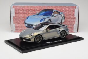 Porsche 911 Turbo S 992 Silver Bamboo Chromaflire With Display Case Spark 1:18 WAP0219100RTSS Vaik - pilt 6/7
