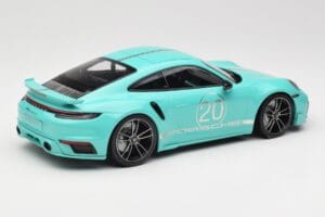 Porsche 911 992 Turbo S Sport Design Package Racing Green Minichamps 1:18 155069175 Metall - pilt 2/6