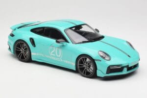 Porsche 911 992 Turbo S Sport Design Package Racing Green Minichamps 1:18 155069175 Metall - pilt 4/6