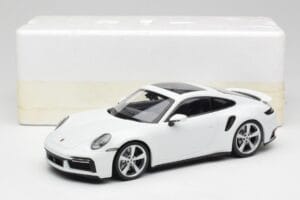 Porsche 911 992 Turbo S Valge Concept Minichamps 1:18 WAP0211620CNP Metall - pilt 6/6