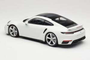Porsche 911 Turbo S 992 Valge Minichamps 1:18 WAP0211620RTRB Metall - pilt 5/6