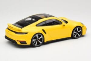 Porsche 911 992 Turbo S Kollane Minichamps 1:18 155069071 Metall - pilt 2/6