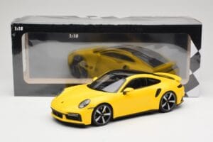 Porsche 911 992 Turbo S Kollane Minichamps 1:18 155069071 Metall - pilt 6/6