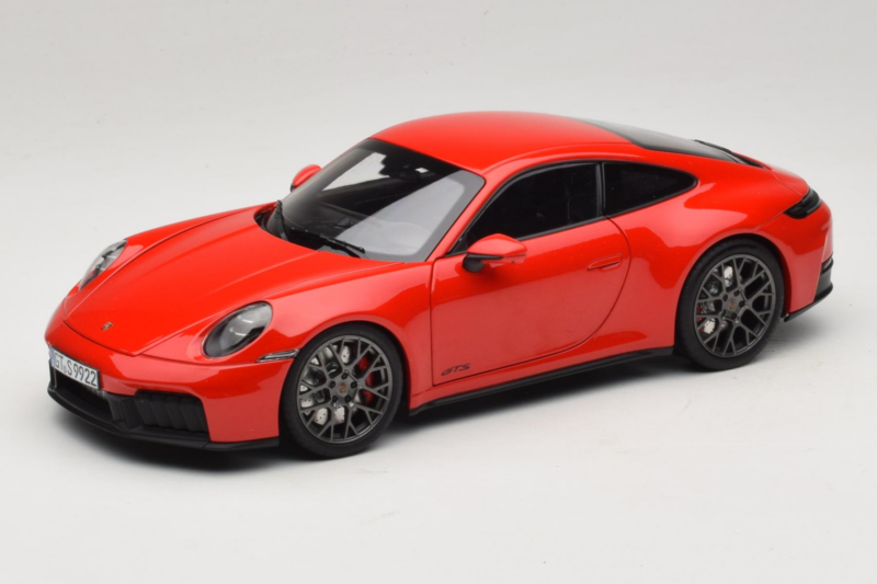 Porsche 911 992.2 Carrera 4 GTS Guards Red Norev 1:18 187171 Metall