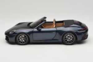Porsche 911 992.2 Carrera Kabriolett Yachting Blue Norev 1:18 187180 Metall - pilt 4/8