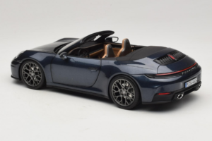 Porsche 911 992.2 Carrera Kabriolett Yachting Blue Norev 1:18 187180 Metall - pilt 7/8