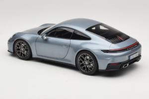 Porsche 911 992.2 Carrera Polar Silver Metallic Norev 1:18 187170 Metall - pilt 7/8