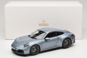 Porsche 911 992.2 Carrera Polar Silver Metallic Norev 1:18 187170 Metall - pilt 8/8