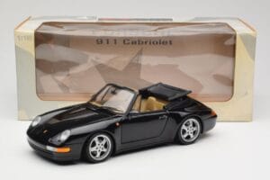 Porsche 911 993 Kabriolett Must UT Models 1:18 27806-U1 Metall - pilt 8/8