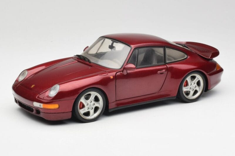 Porsche 911 993 Turbo Arena Punane Metallik UT Models 1:18 27811 Metall