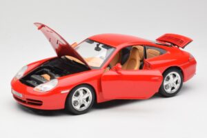 Porsche 911 996 Carrera 4 Punane Bburago 1:18 30085 Metall - pilt 2/8